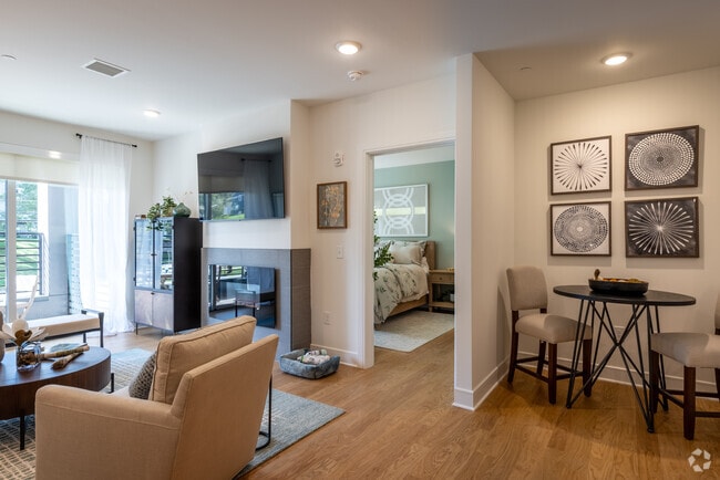 1BR, 1BA - 931SF