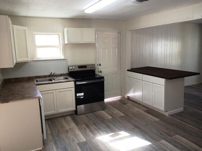 1558 N Fletcher, Jasper, TX 75951 - photo 4