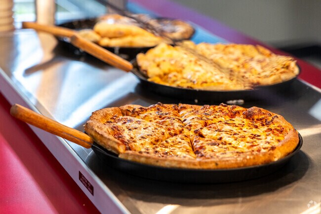 Simple Simon’s Pizza serves Elkins residents and guests a freshly made pizza.