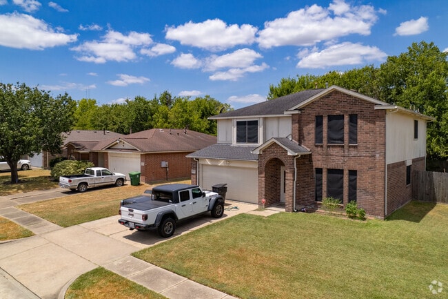 Fort Bend Houston's homes reflect the area's cultural and architectural diversity.