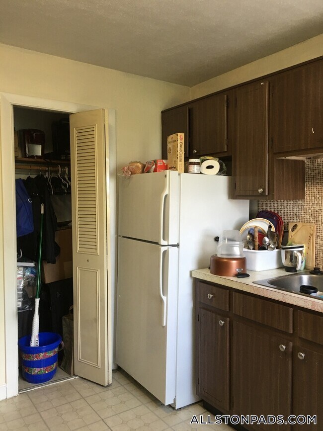10 Armington St Unit 3, Boston, MA 02134