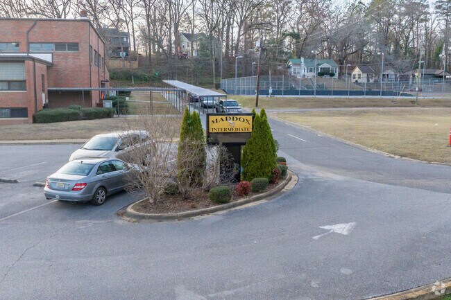 Maddox Intermediate and Middle School teaches kids in Jasper.