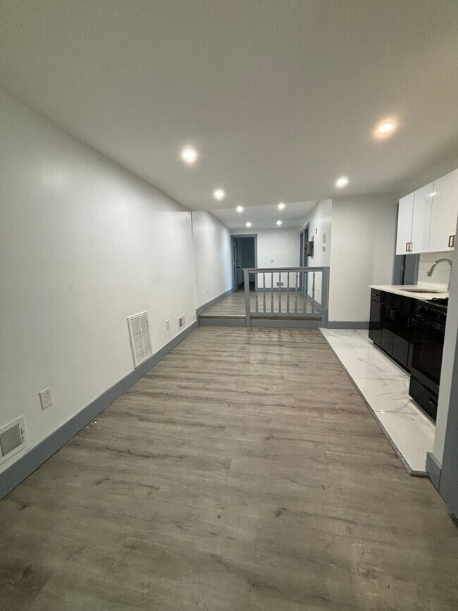 655 S 19th St unit 3, Newark, NJ 07103 - photo 3