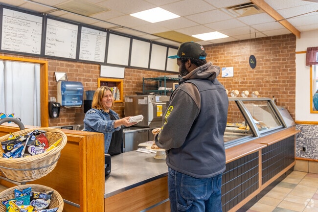 1A Café offers casual bites along the Route 1A corridor.