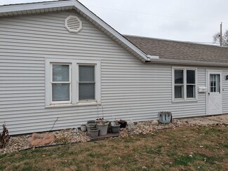 1204 S 13th St Unit 1204 1/2, Pekin, IL 61554