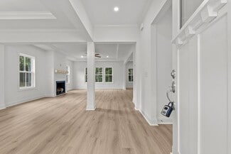 96 Graduate Ct, Spring Lake, NC 28390