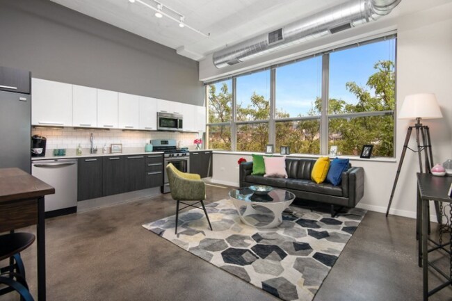 1300 W Randolph St, Chicago, IL 60607 - photo 4