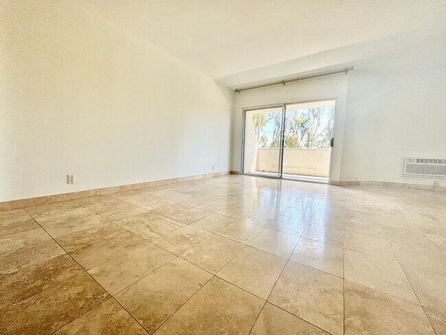 3947 Los Feliz Blvd unit 105A, Los Angeles, CA 90027 - photo 7