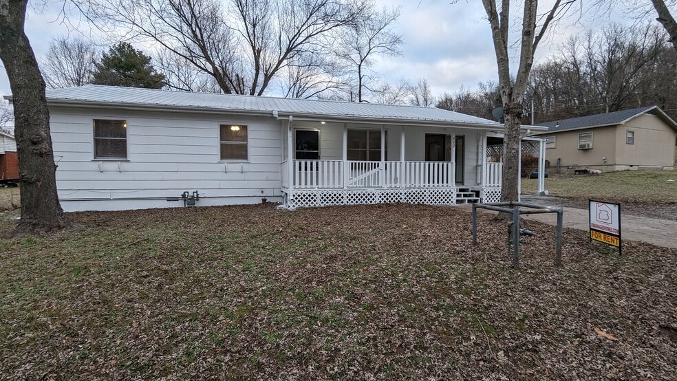 402 Hickory St, Noel, MO 64854 - photo 1