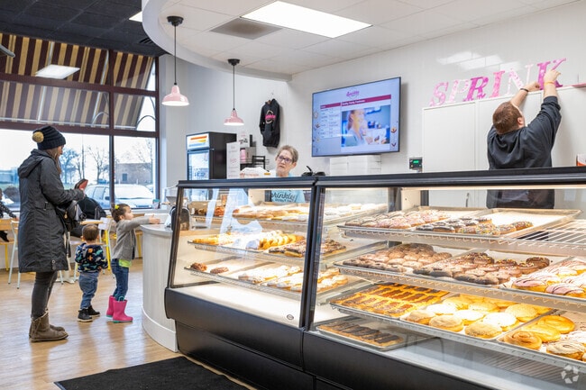 Sprinkles Donuts in Caledonia Valley Centre offers freshly made donuts and sweets daily.