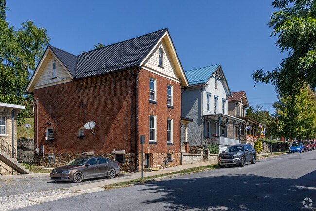 Sylvan Hills is minutes away from historic homes in Hollidaysburg.