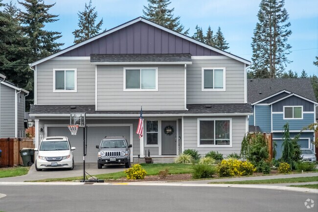 North Yelm offers beautiful new constructions in newly developed areas.