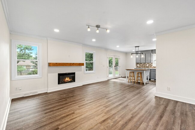 111 Ticonderoga Dr, Greer, SC 29650 - photo 6