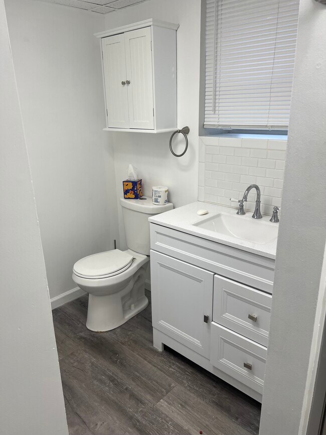 32 Midvale Ave unit 1, Farmingville, NY 11738 - photo 5