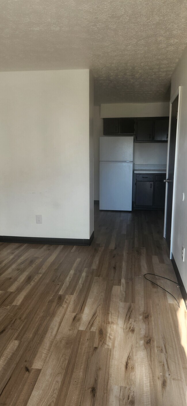 240 N Columbus St unit 12B, Somerset, OH 43783 - photo 2