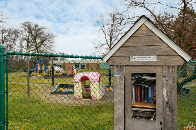 Hebrew Day School Little Free Library.