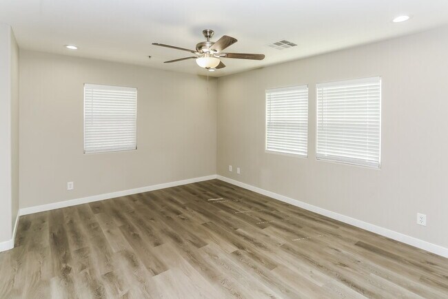 9156 Conquest Ct, Las Vegas, NV 89149 - photo 7
