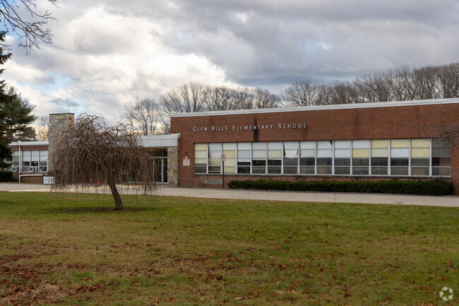 Glen Hills Elementary School serves students in Meshanticut, Cranston RI.