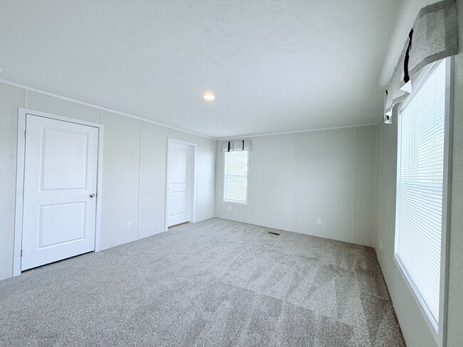 29652 Cambridge Ct, New Baltimore, MI 48051 - photo 7