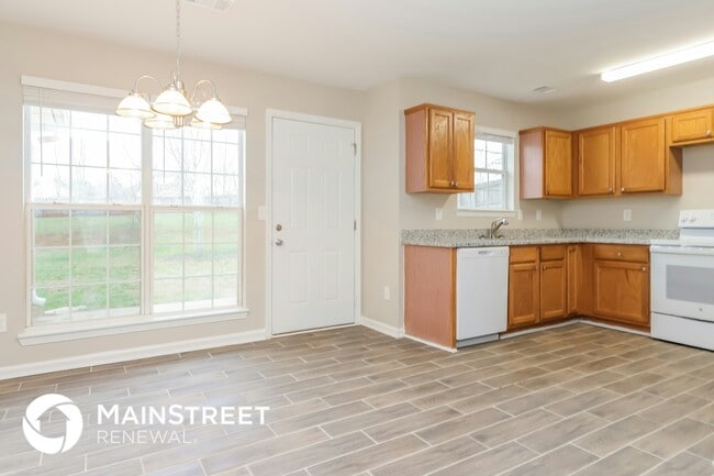 312 Harris Ave, Locust Grove, GA 30248 - photo 2