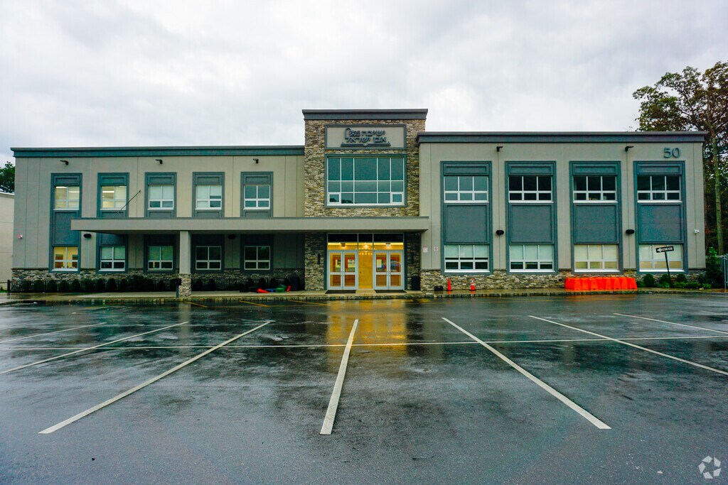 View of the Yeshiva Even Yisroel entrance located in Lakewood NJ.