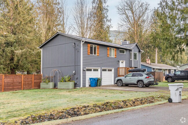 Bi-levels in Riverbend were built between the 1970s and 1990s, some having two-car garages.