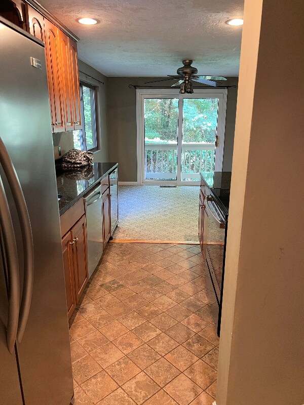 69 Samuel Dr, North Grafton, MA 01536 - photo 2