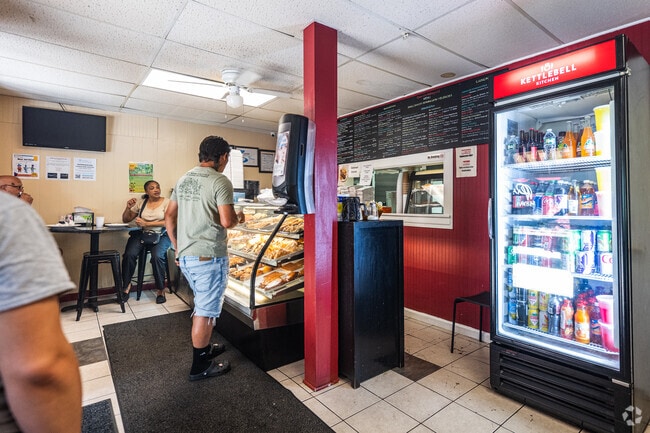 Come grab a fresh meal or a delicious Portuguese baked good at Oven-On.