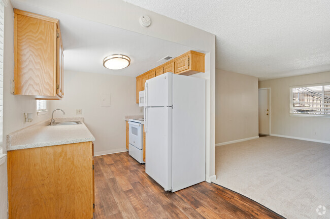 2BR, 1BA - 950SF - Kitchen