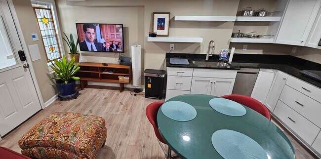 4633 Kernwood Ave unit Basement, Baltimore, MD 21212 - photo 3