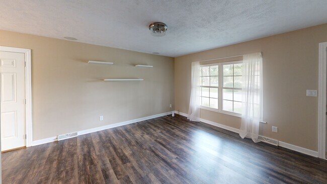 8014 Jeff Rd, Indianapolis, IN 46217 - photo 2