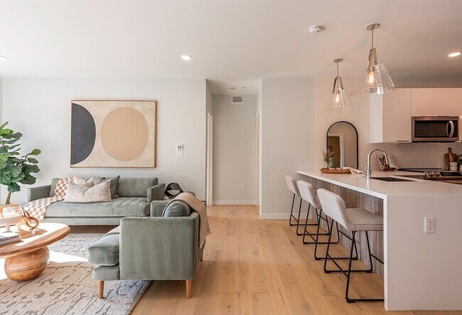 22 Bow St unit Lo-9, Somerville, MA 02143 - photo 2