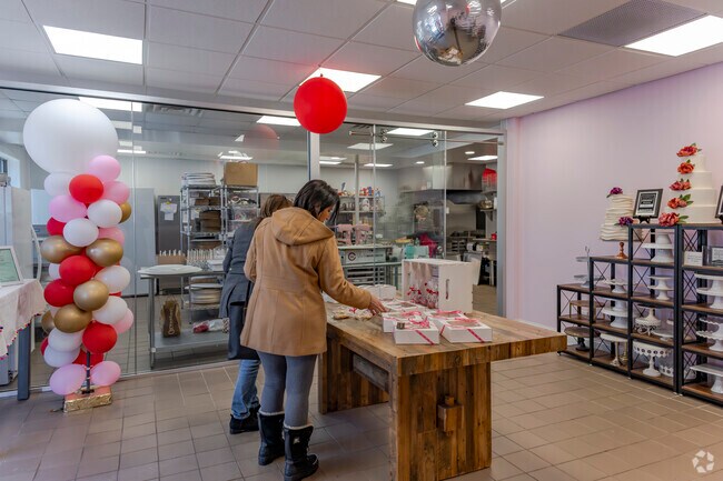 Just Desserts by Jess is Thornwood’s go-to for custom, made-to-order sweet creations.