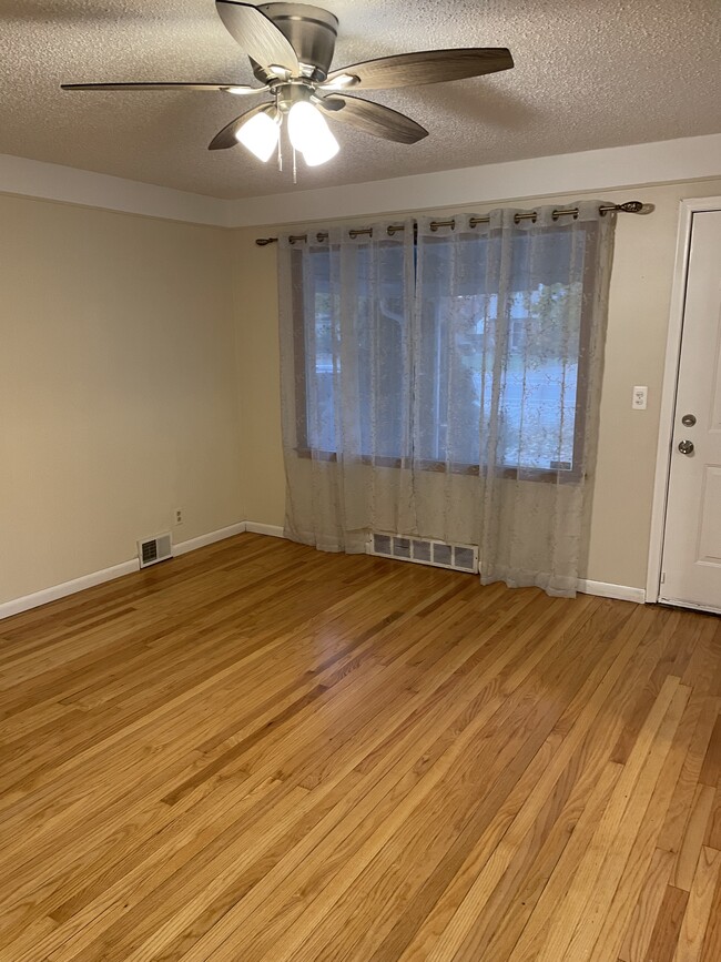 6217 Beech Daly Rd, Taylor, MI 48180 - photo 6