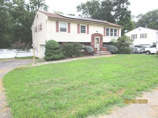 36 Andover Rd, Jackson, NJ 08527