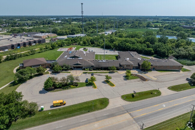 Avon Center Elementary School is located conveniently in a residential area.