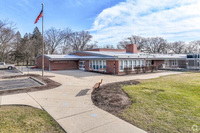 Huff Elementary School has an overall Niche grade of C.