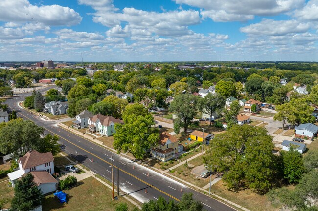 Lafnow is a quiet neighborhood close to the downtown Waterloo area.