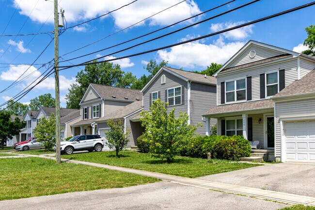 Some Argyle Park streets are lined with contemporary homes built in the early 2000s.