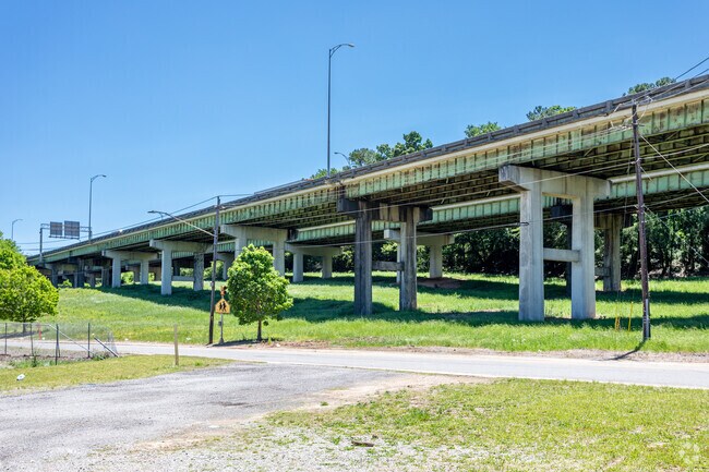 Interstate 20 is located just south of Gate City, so nothing is out of reach for residents.