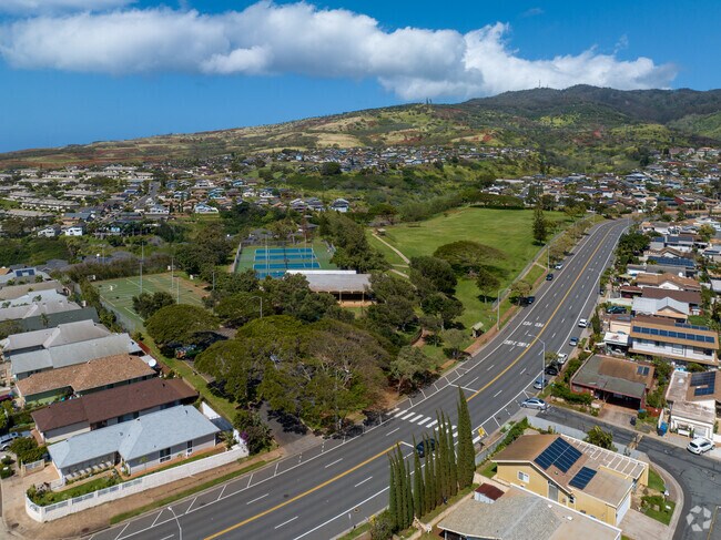 Sprawling green fields and tennis courts can be found at Makakilo Community Park.