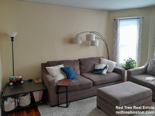 19 Edward t Sullivan Rd unit 1, Cambridge, MA 02138 - photo 3