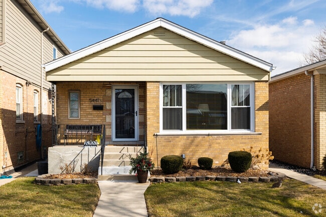 Bungalow style homes are popular in the Garfield Ridge community.