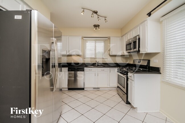 1421 Timber Ln, South Elgin, IL 60177 - photo 6