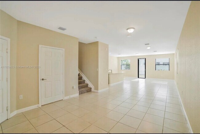 3440 W 110th St, Hialeah, FL 33018 - photo 7