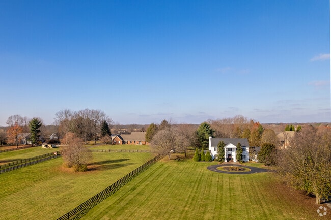 Many residents of Keene-Dixon Town have spacious yards with plenty of room for activities.