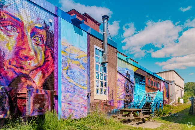 White River Junction’s arts district hosts galleries, studios, and events in Hartford.