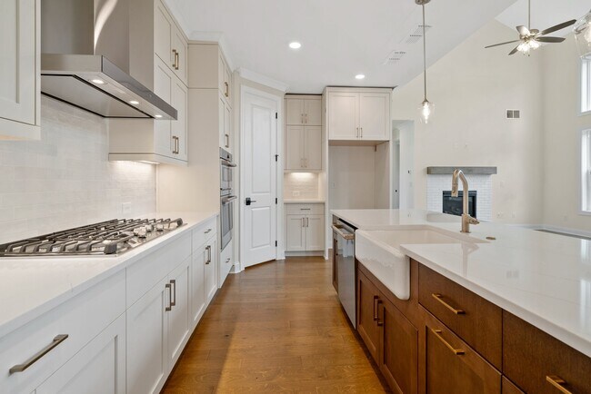 550 Pilgrim Mill Rd unit 36452908, Cumming, GA 30040 - photo 5