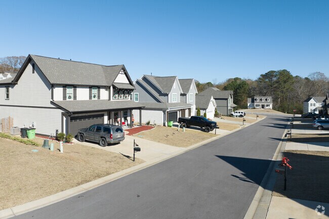 Homes with plenty of parking are in Ashville Alabama.