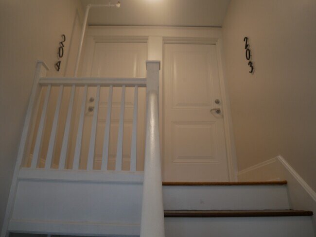 3113 Warsaw Ave unit 201, Cincinnati, OH 45205 - photo 3